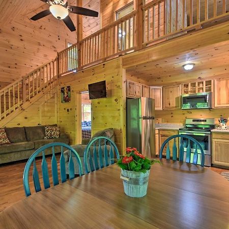 Murphy Cabin With Spacious Deck And Forest Views! Bagian luar foto