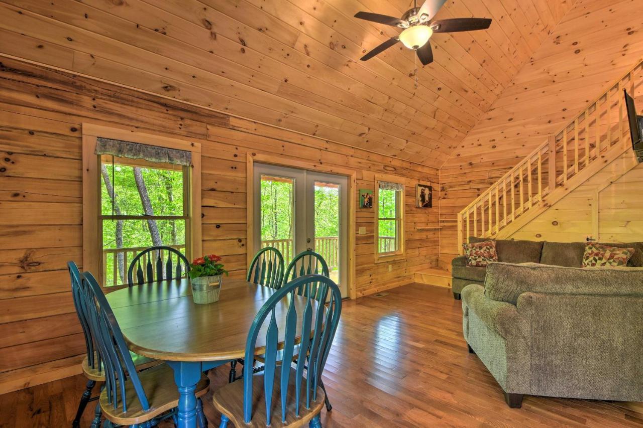 Murphy Cabin With Spacious Deck And Forest Views! Bagian luar foto