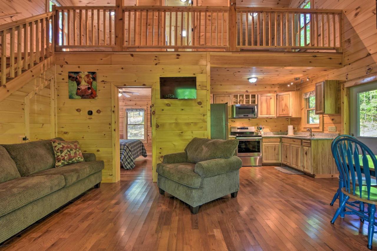 Murphy Cabin With Spacious Deck And Forest Views! Bagian luar foto