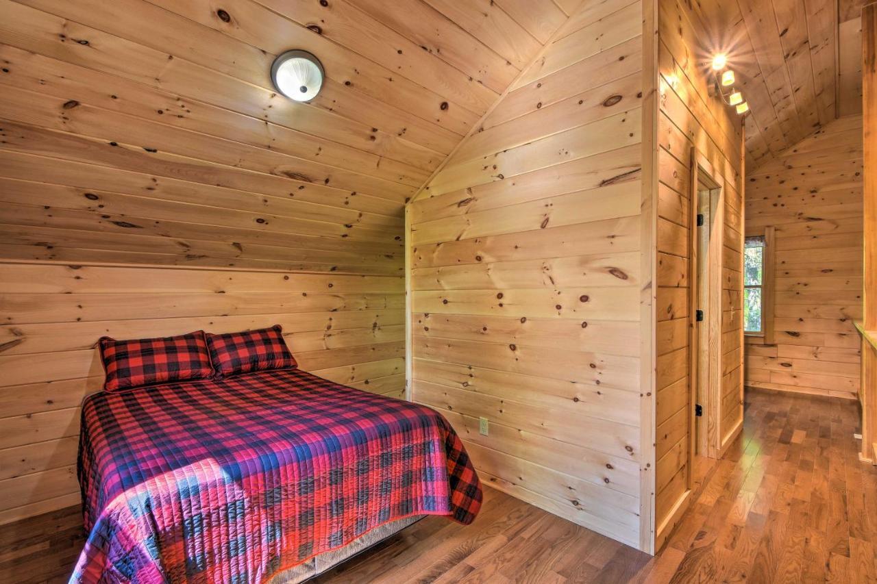 Murphy Cabin With Spacious Deck And Forest Views! Bagian luar foto