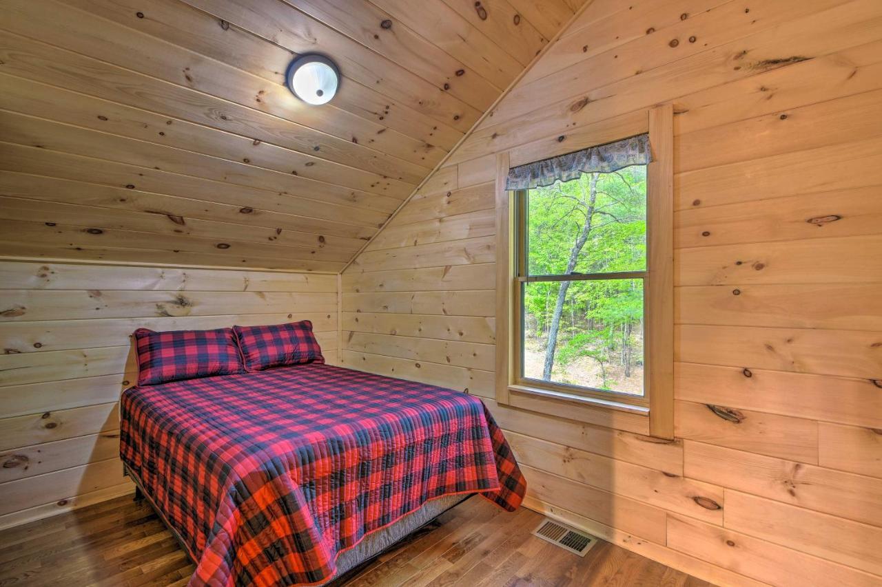 Murphy Cabin With Spacious Deck And Forest Views! Bagian luar foto